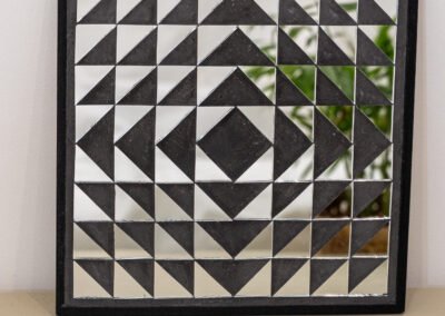 Réflexions inverses (miroir et ciment)