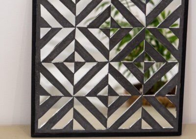 Réflexions inverses (miroir et ciment)